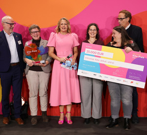 Verleihung des 1. Platzes an die Inklusive Kita Unkel 