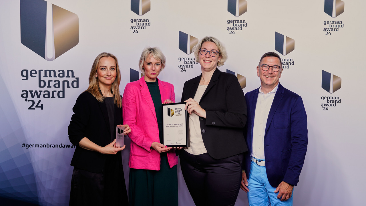 Auf dem Foto sind zu sehen: v.l.n.r. Marie Altrock, Jana Roth, Bettina Stuppert und Frank Brändlein.